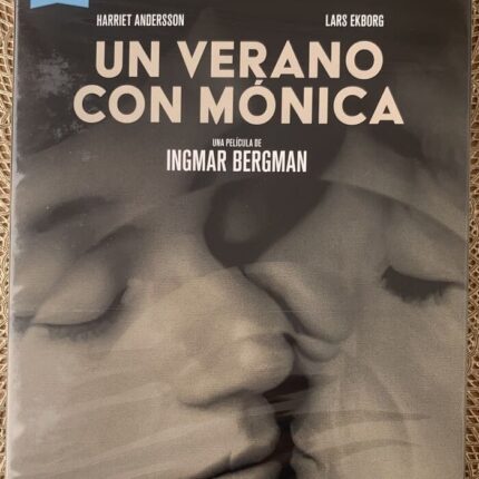 UN VERANO CON MONICA